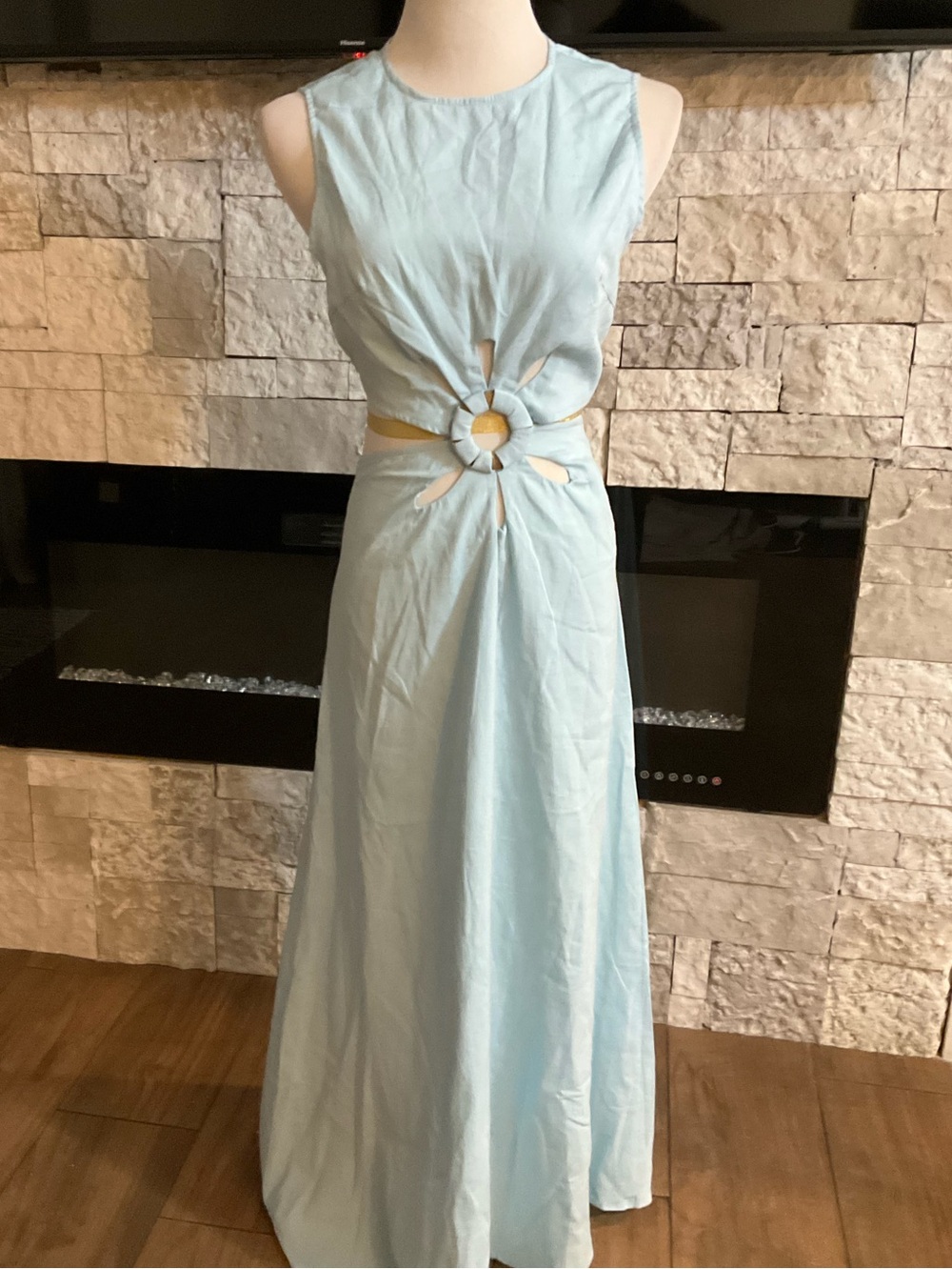 Sleeveless Light Blue Cutout Ring Maxi Dress Size S